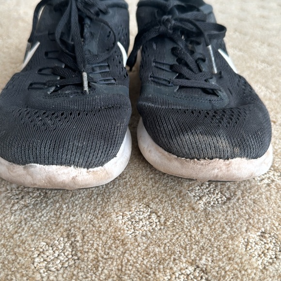 Nike Free RN sneakers. Black and white, size 7 - Picture 4 of 7